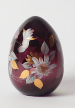 Load image into Gallery viewer, Fenton Art Glass Hand Painted Amethyst Egg