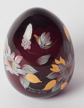 Load image into Gallery viewer, Fenton Art Glass Hand Painted Amethyst Egg